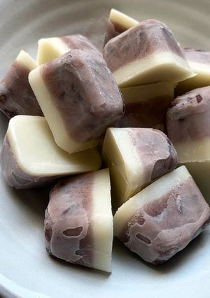 A picture of Frozen Azuki Milk Bites.