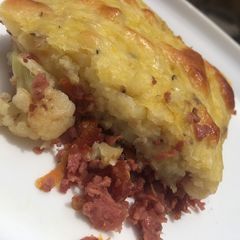 A picture of Sausage shepherds pie.