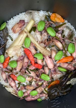 Foto resep Nasi liwet daun jeruk cumi asin