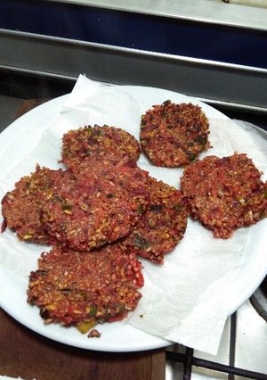 Una foto de Croquetas de trigo burgol y vegetales 😁