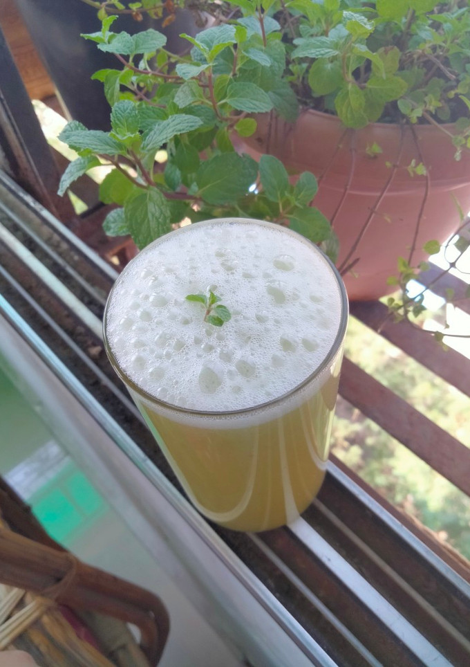 A picture of Grape juice.