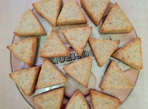 Una foto de Scones de harina de maíz blanco precocido y queso 🌽 🧀