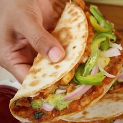 A picture of Aloo roll.