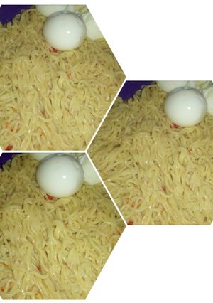 A picture of Indomie da kwai.
