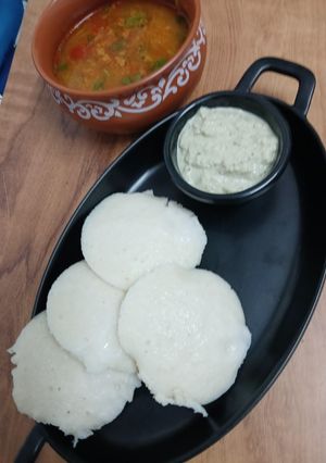 इडली प्रीमिक्स (idli premix) रेसिपी मुख्य फोटो
