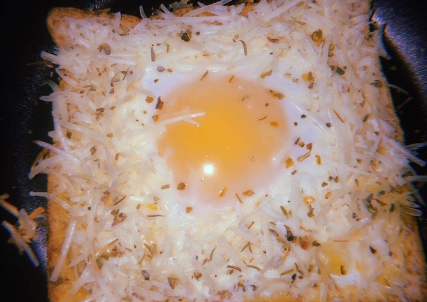Cheesy Egg Toast