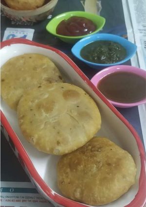 प्याज़  की कचौड़ी (Pyaz Ki kachori recipe in hindi) रेसिपी मुख्य फोटो