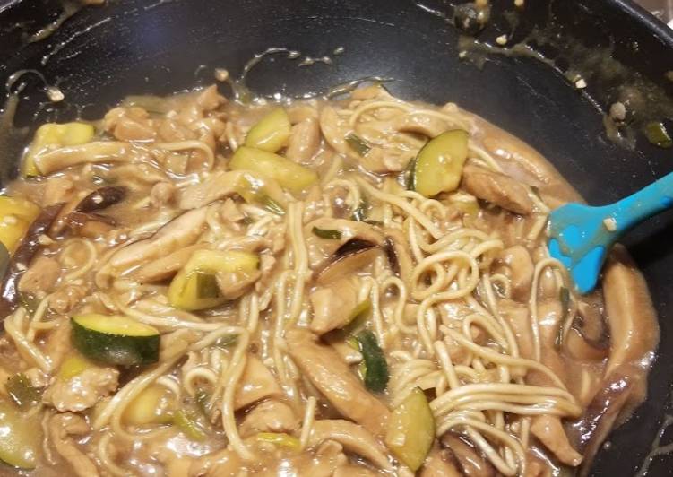 How to Make Any-night-of-the-week Chicken Lo Mein