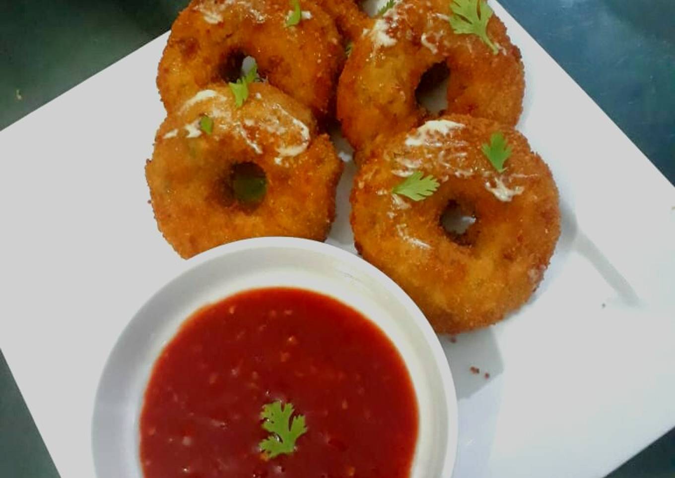Crispy chicken donuts👌