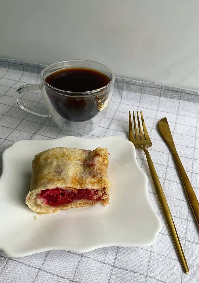 Вишневий штрудель