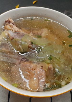 Hình của món Canh bầu nấu gà.