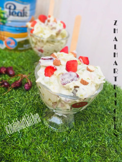 A picture of Creamy fruit salad.