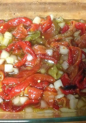 Una foto de Ensalada de pimientos rojos