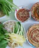 Bánh cá cơm mơm sữa cuốn rau