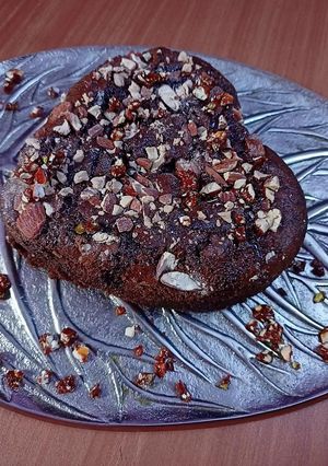 A picture of Dark chochlate heart brownie.