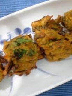 முருங்கைக்காய் கீரை பக்கோடா செய்முறை முக்கிய புகைப்படம்
