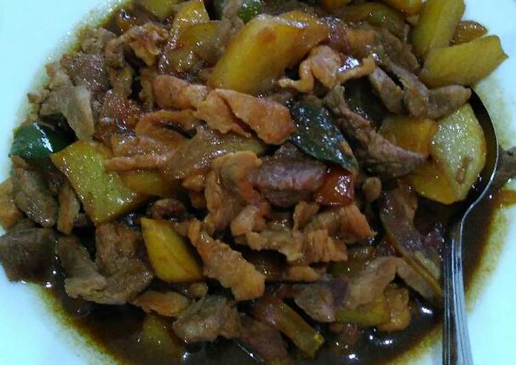 Daging asam manis