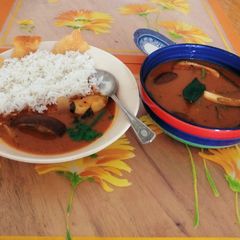 A picture of Sindhi kadhi Chawal.