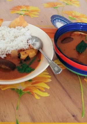 A picture of Sindhi kadhi Chawal.