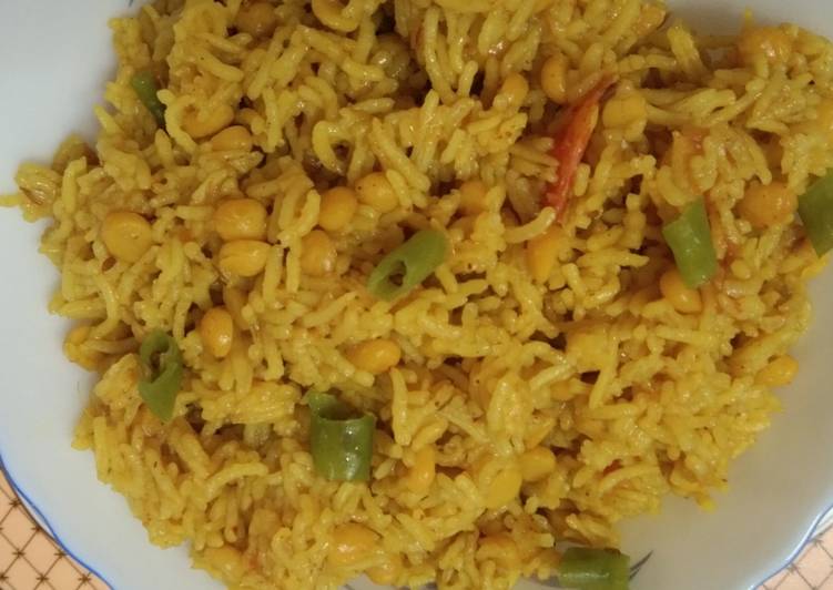 Recipe: Yum-Yum Chana Dal Cooked with Rice