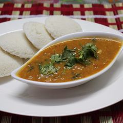 A picture of Rice Idli With Bombay Chutney.