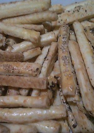Una foto de Palitos de queso y sésamo negro
