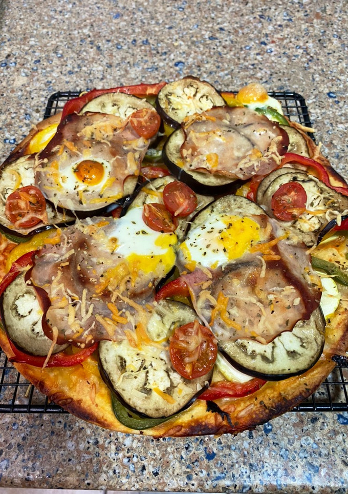 Una foto de Pizza casera con masa fresca