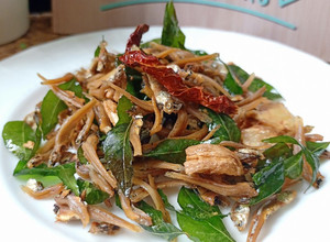 Gambar Ikan Bilis Rangup Daun Kari