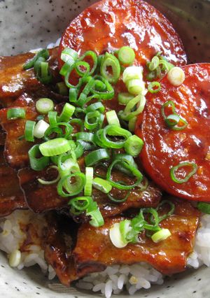 A picture of Curry Flavoured Pork & Tomato Rice Bowl.