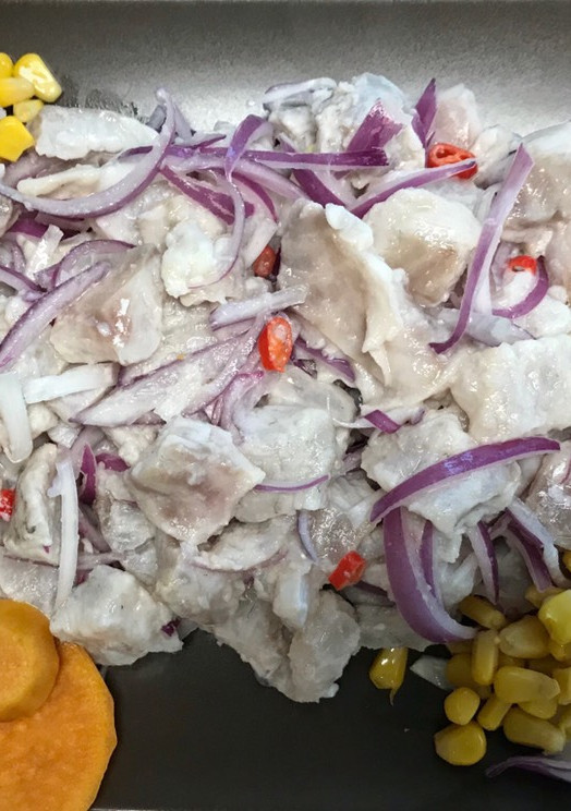 Una foto de Ceviche de lubina