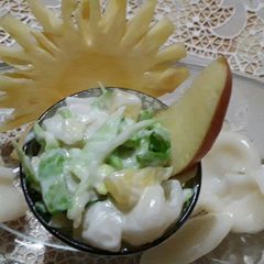 A picture of Easy Creamy coleslaw salad.
