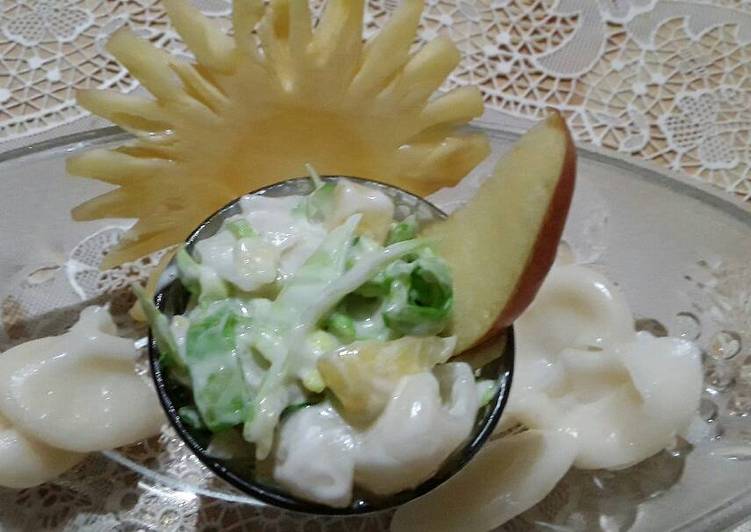 Easy Creamy coleslaw salad