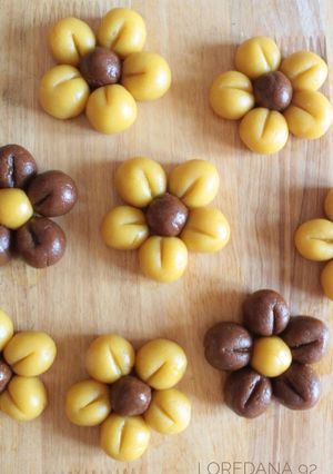 Foto di Biscotti Thun di pasta frolla