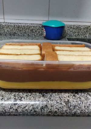 Una foto de Flan de dos chocolates con bizcochitos