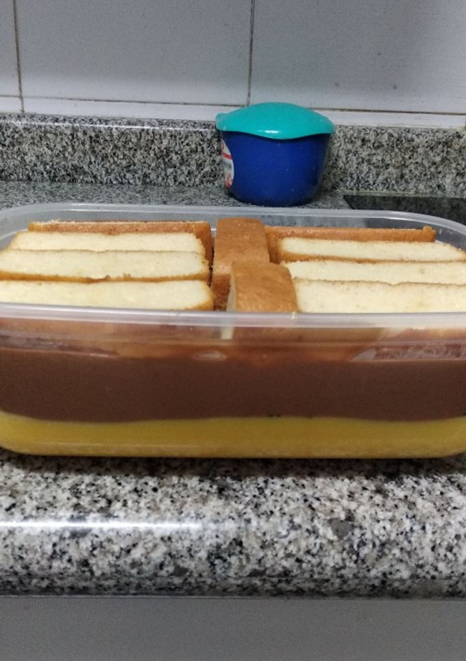 Una foto de Flan de dos chocolates con bizcochitos