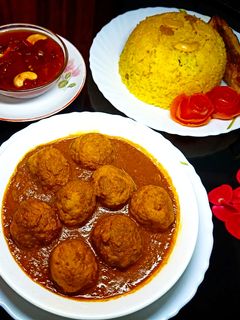 চিকেন কোফতা কারি (chicken kofta curry recipe in bengali) রেসিপির প্রধান ছবি