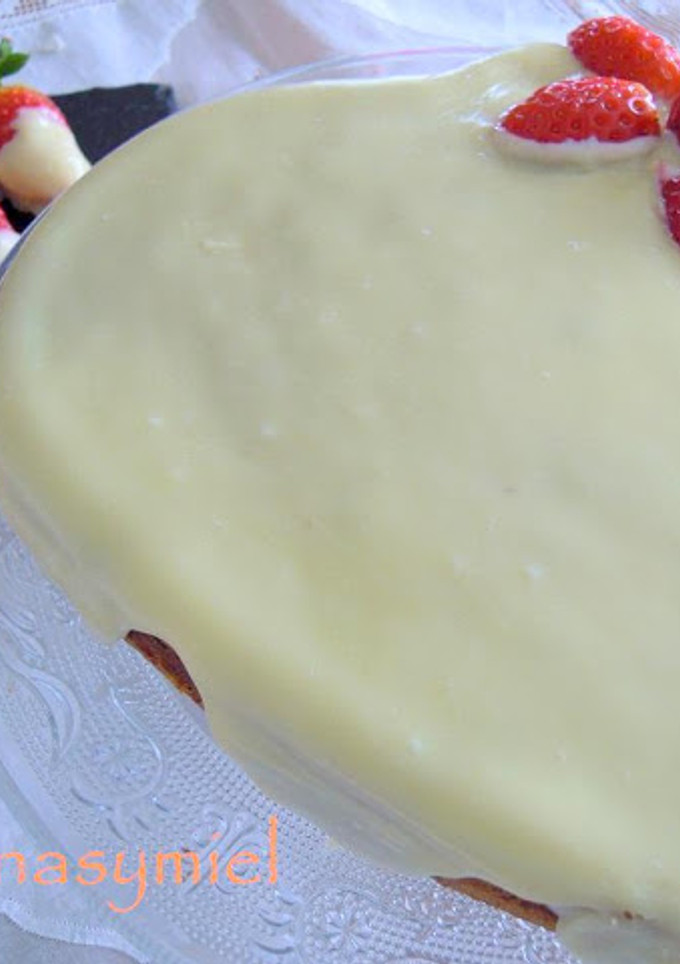 Una foto de Tarta de zanahoria con cobertura de chocolate blanco