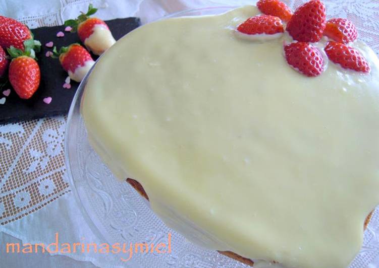 Tarta de zanahoria con cobertura de chocolate blanco