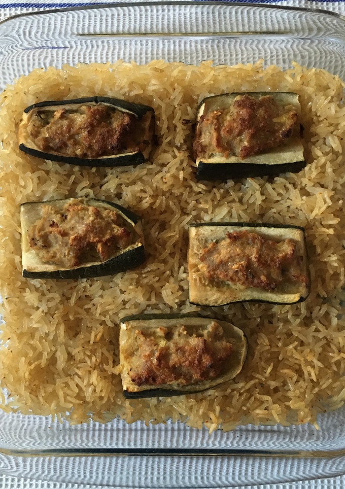 Una foto de Arroz integral con calabacines rellenas
