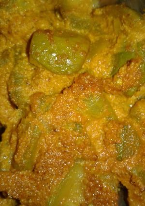 A picture of Pointed gourd poppy seeds curry.