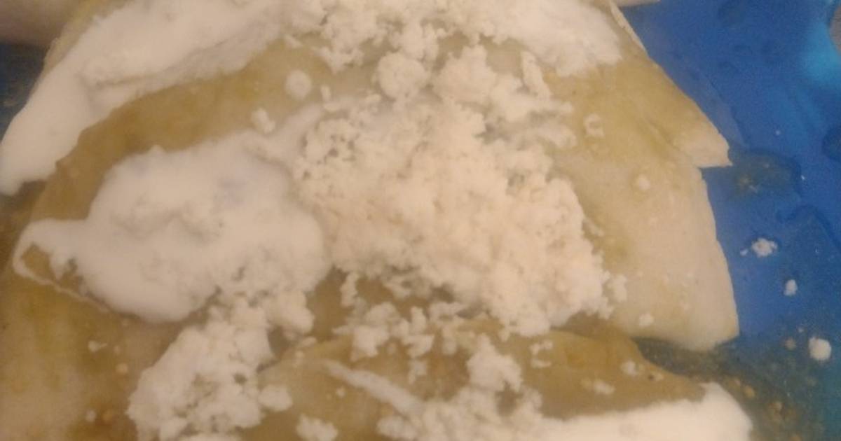 Enchiladas verdes sencillas con salsa verde de herdez de frijoles