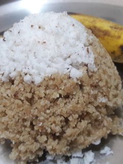 கோதுமை புட்டு இன் தேங்காய் ஒடு (Kothumai puttu recipe in tamil) செய்முறை முக்கிய புகைப்படம்