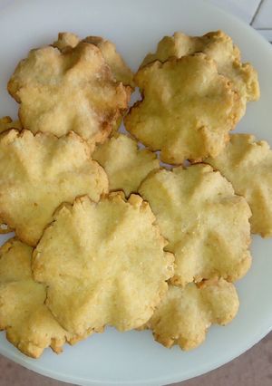 A picture of Coconut cookies.