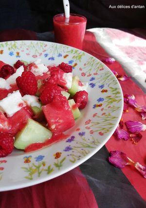 Une photo de Salade de pastèque vinaigrette à la framboise