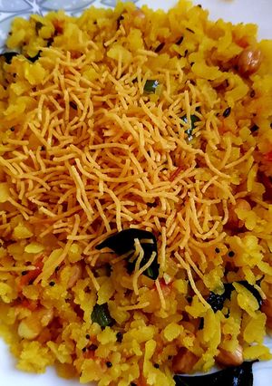 લેમન રાઈસ પોવા (Lemon Rice Pau Recipe In Gujarati) રેસીપી મુખ્ય ફોટો