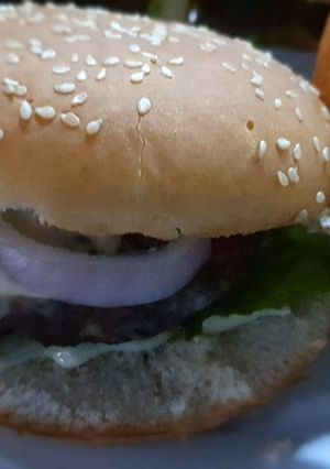 صورة لوصفة برجر لحم مشوي 🍔 "منزلي"