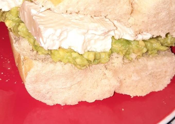 Sándwich de queso fresco y palta Receta de Esteban Morris Donoso Sandoval-  Cookpad