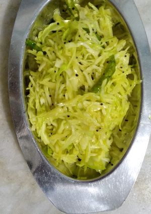 કોબીજનો સંભારો(Cabbage sambharo recipe in Gujarati) રેસીપી મુખ્ય ફોટો