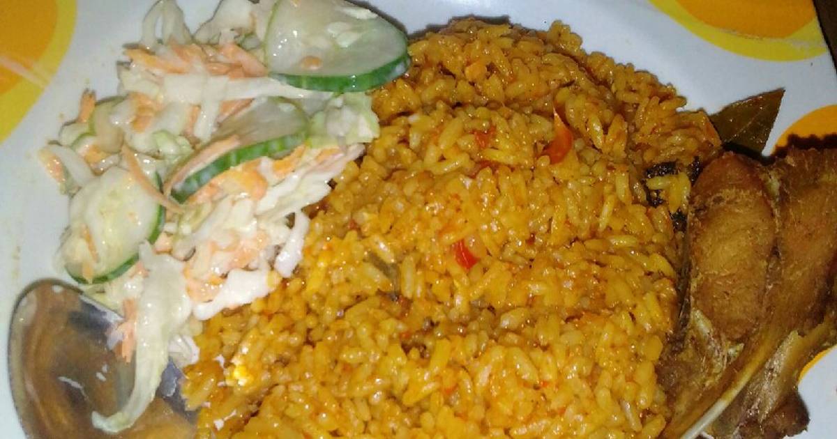 Smokey party jollof rice Recipe by Khayrat's Kitchen& Cakes - Cookpad