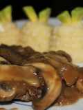 Filet mignon con salsa de champiñones